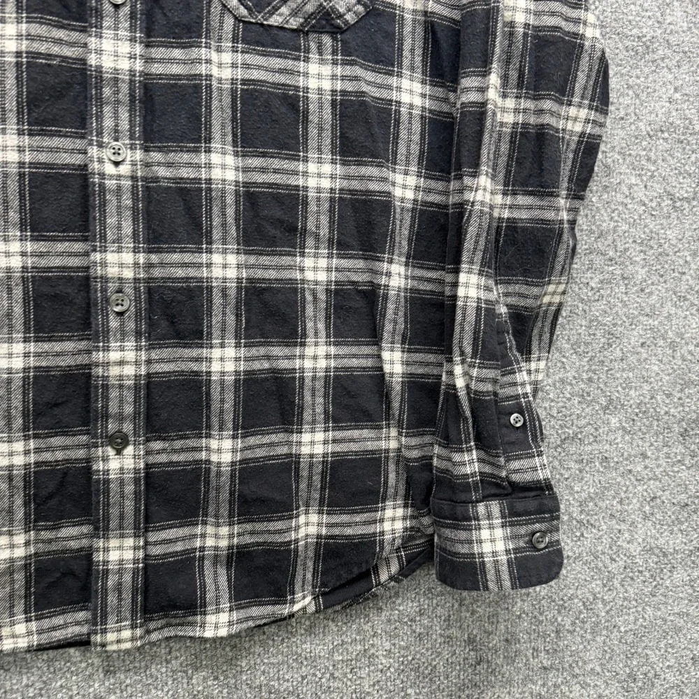 Banana Republic Standard Fit Flannel Button Shirt Mens M Black Plaid Casual